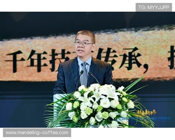 飞盘与人生的交响曲：吴强的深度对话与成长之路